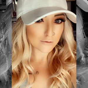 Meet your Posher, Kenzie